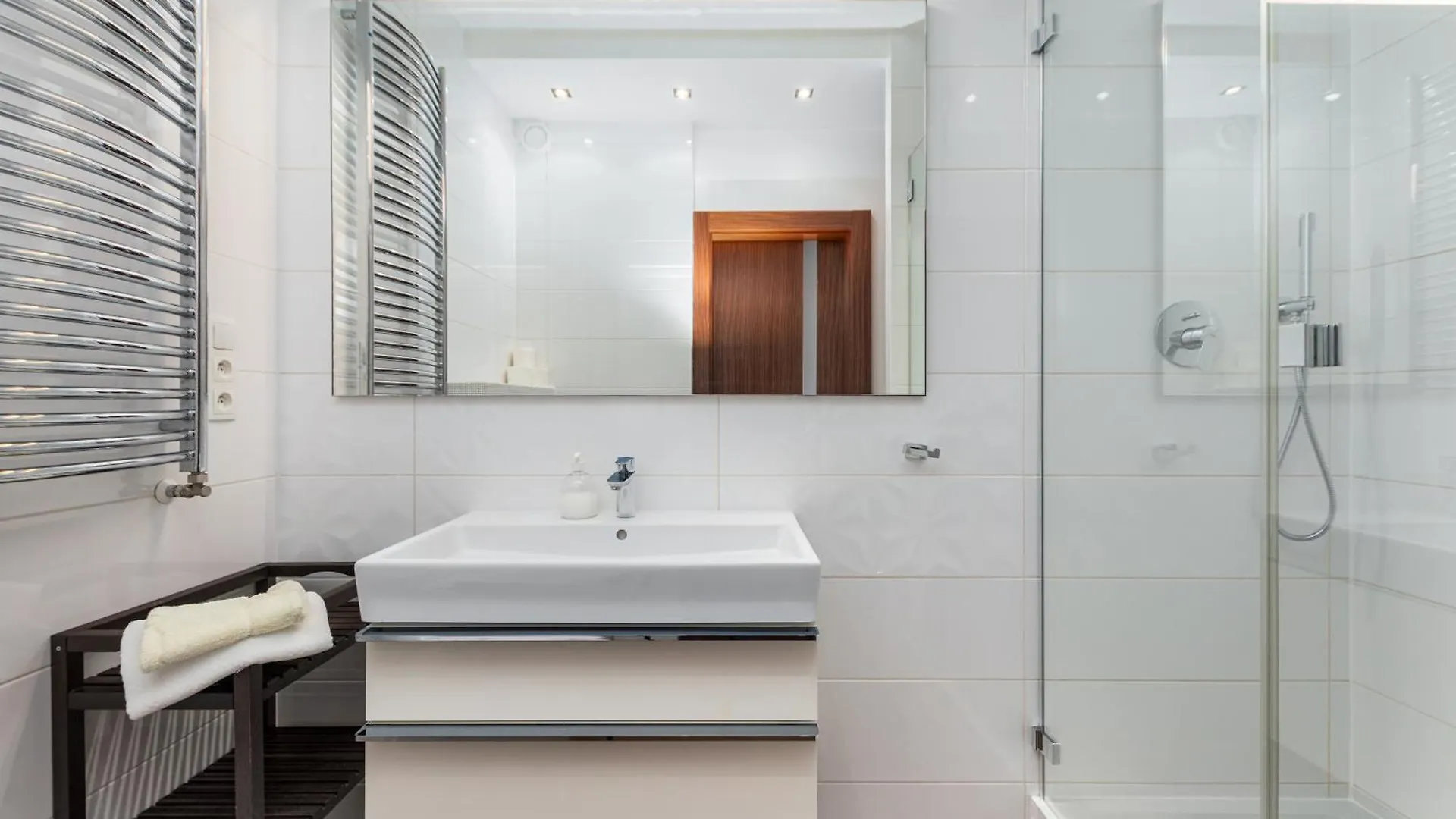 Olbrachta 29 By Homeprime Warsaw Apartment